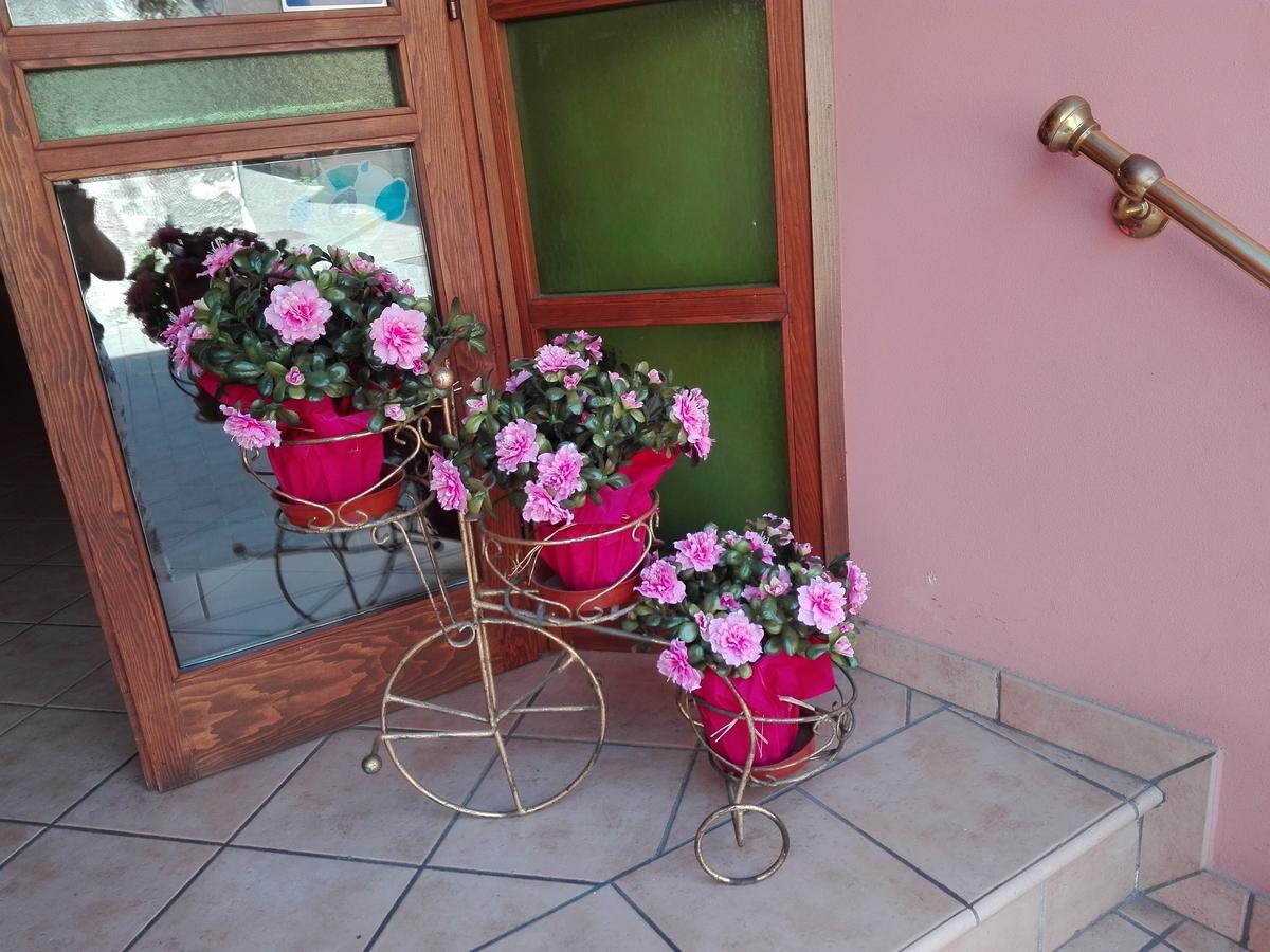 花园酒店 托斯科拉诺-马德尔诺 外观 照片